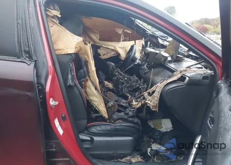 2022 Toyota Corolla Cross Le z USA, uszkodzony, nr VIN 7MUCAABG7NV027314